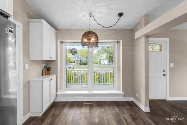 $380,000 | 343 Danbury Drive, Naperville, IL 60565