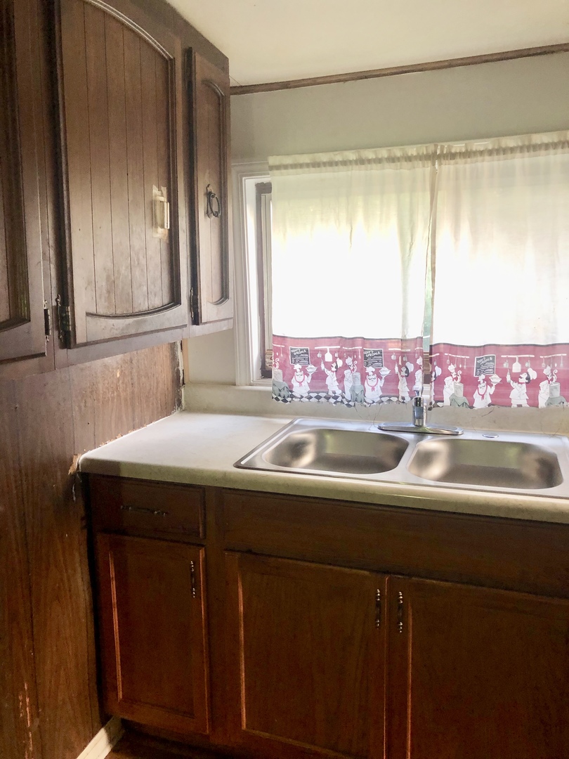 1009 West 47th Place Chicago, IL 60609 - Photo 3 of 6