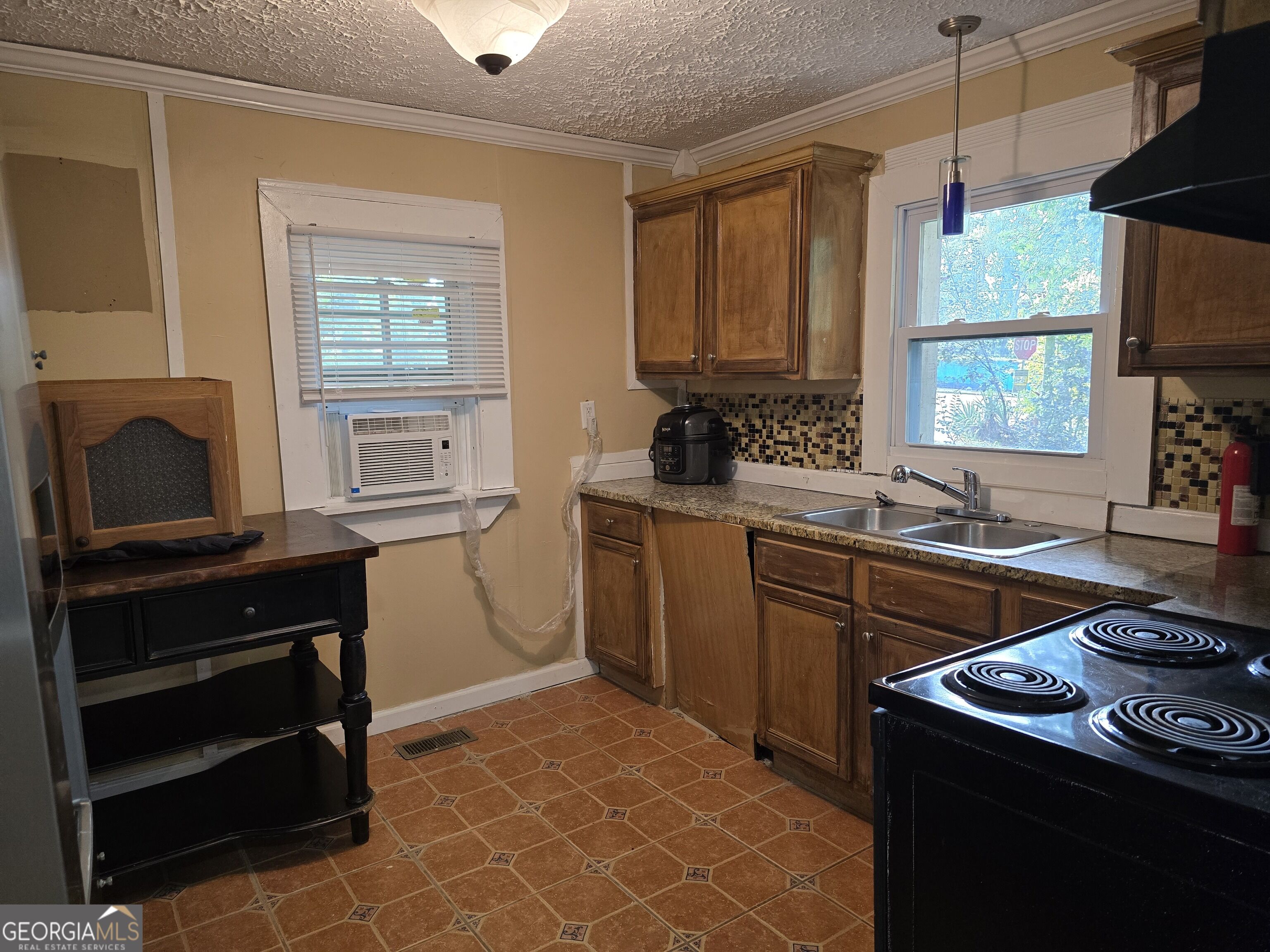3220 Memorial Drive Decatur, GA 30032 - Photo 4 of 8 Gallery Image 4