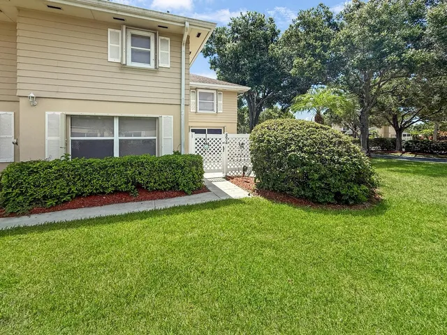 $300,000 | 4604 Roxbury Court, Boynton Beach, FL 33436