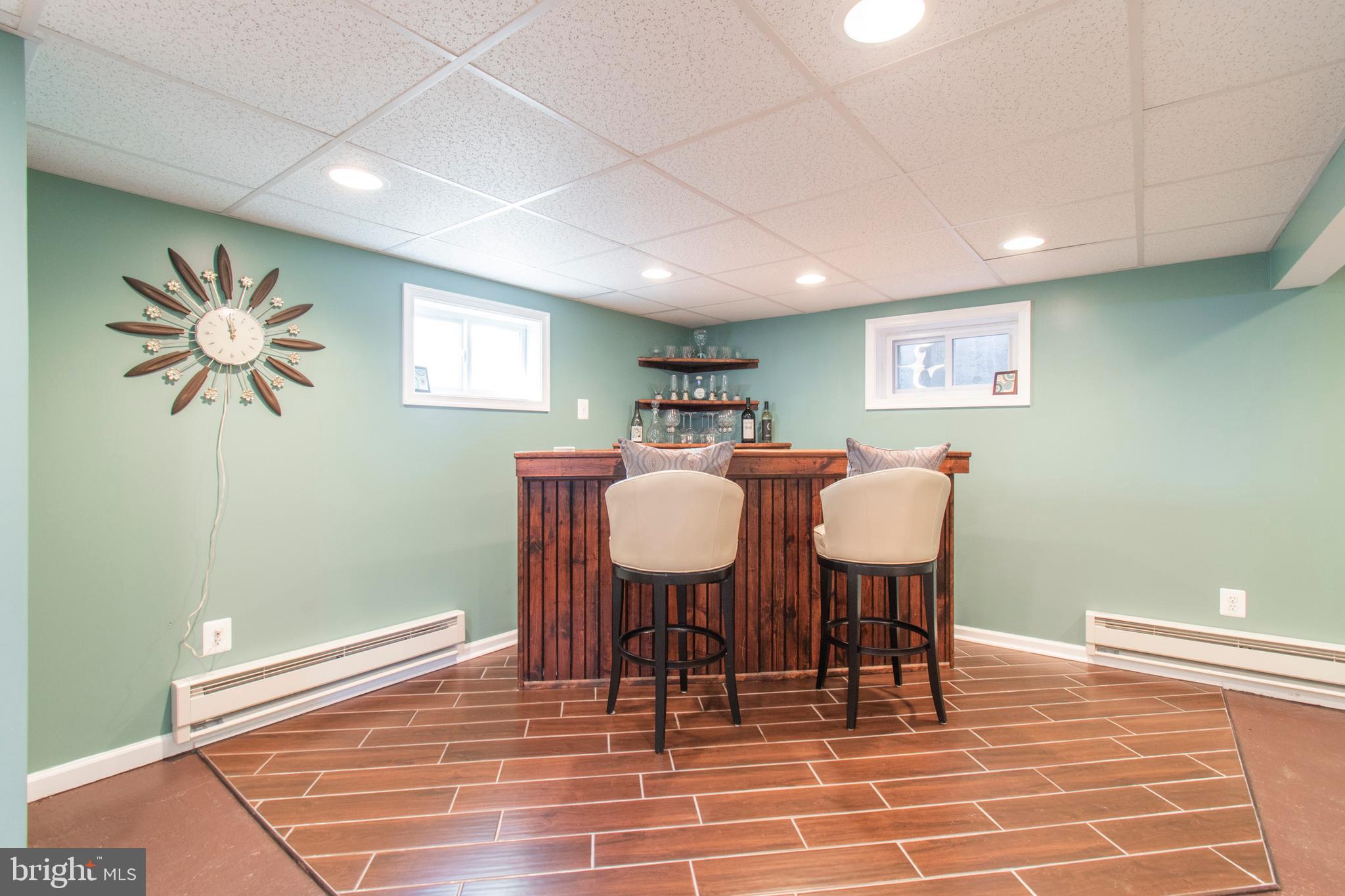 928 Kingsman Road Marcus Hook, PA 19061 - Photo 22 of 30 Entertainment area