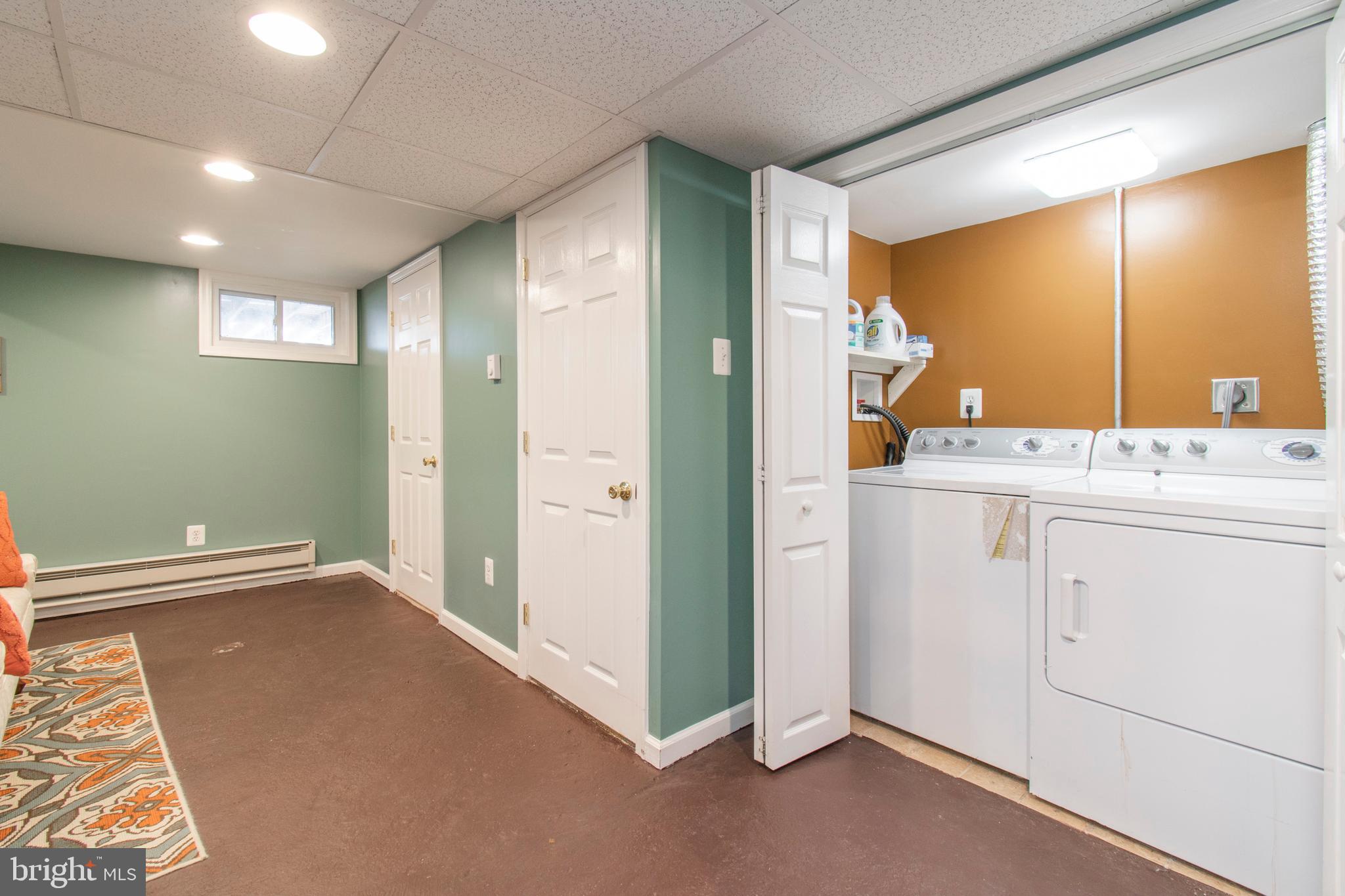 928 Kingsman Road Marcus Hook, PA 19061 - Photo 23 of 30 Laundry facilities