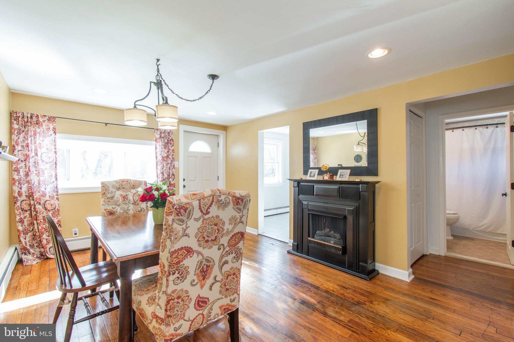 928 Kingsman Road Marcus Hook, PA 19061 - Photo 5 of 30 Gallery Image 5