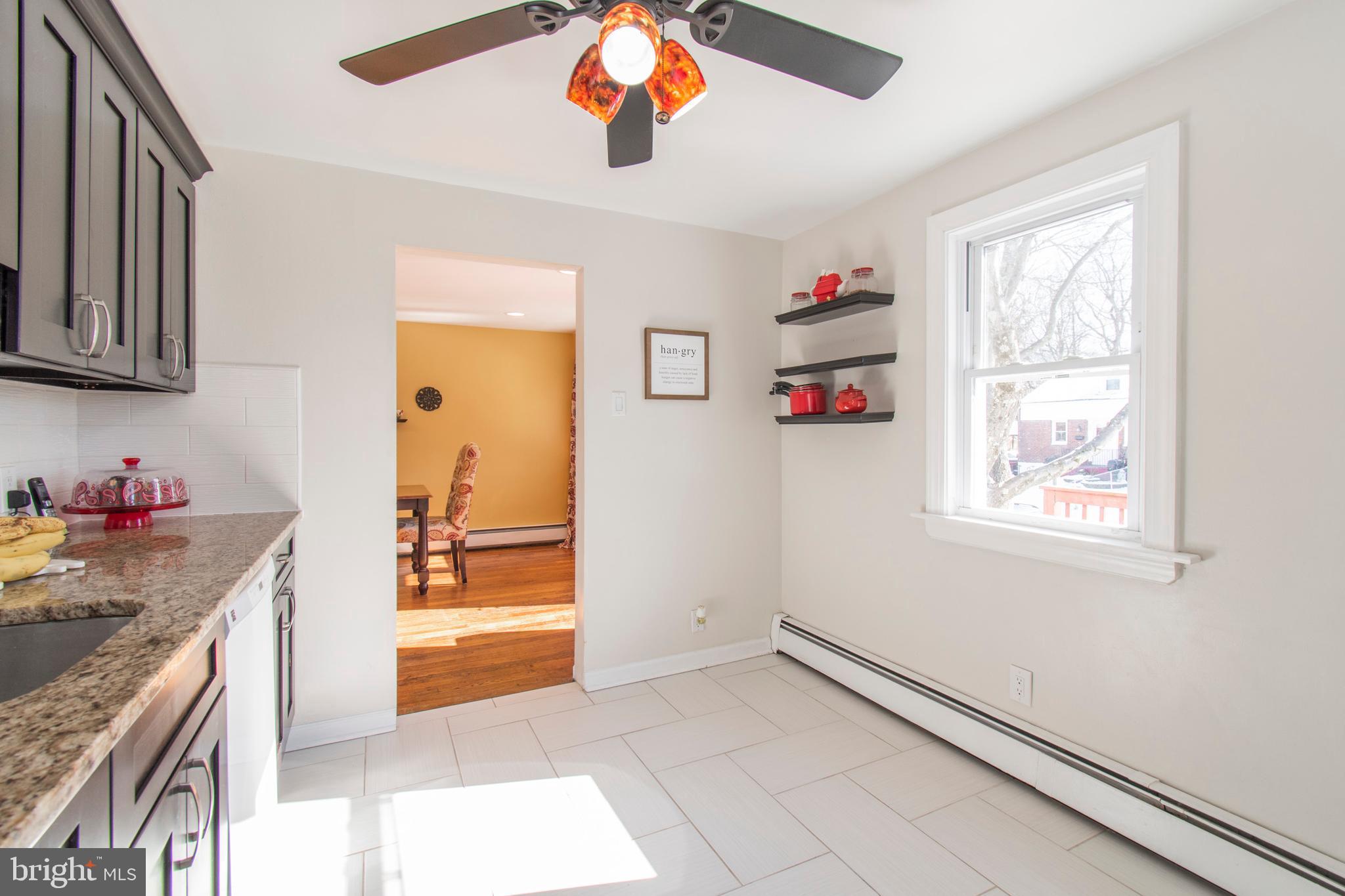 928 Kingsman Road Marcus Hook, PA 19061 - Photo 8 of 30 Room to Eat In