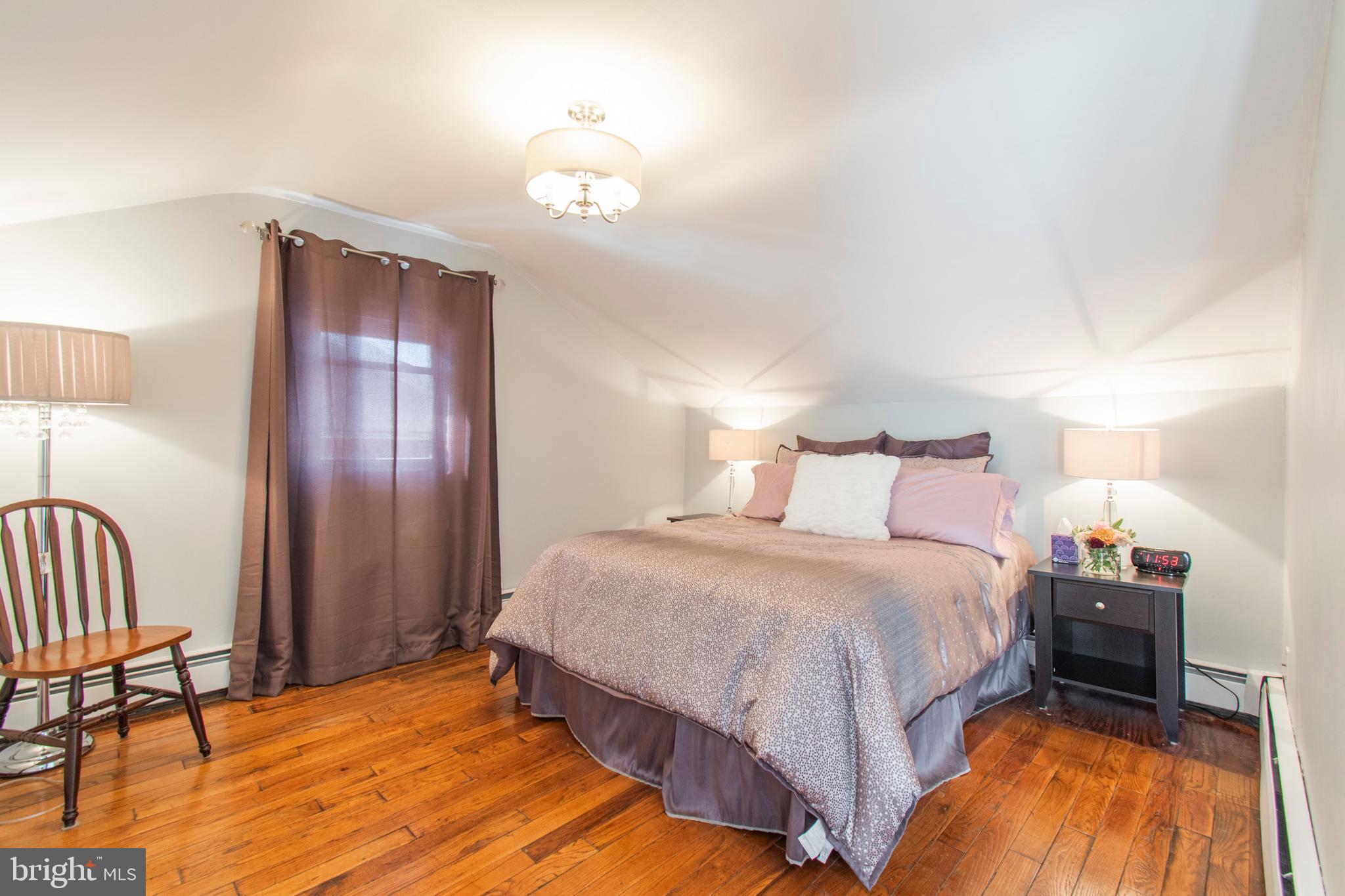 928 Kingsman Road Marcus Hook, PA 19061 - Photo 10 of 30 Large Private Bedroom