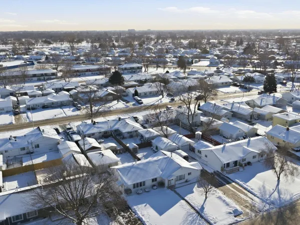 $214,900 | 8765 South Beck Place, Hometown, IL 60456