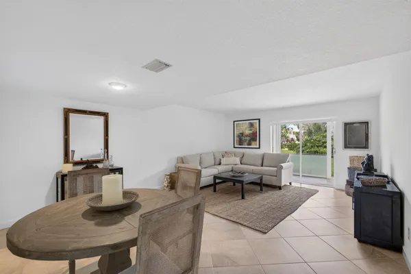 $1,800 | 18081 Southeast Country Club Drive, Unit 983, Jupiter, FL 33469