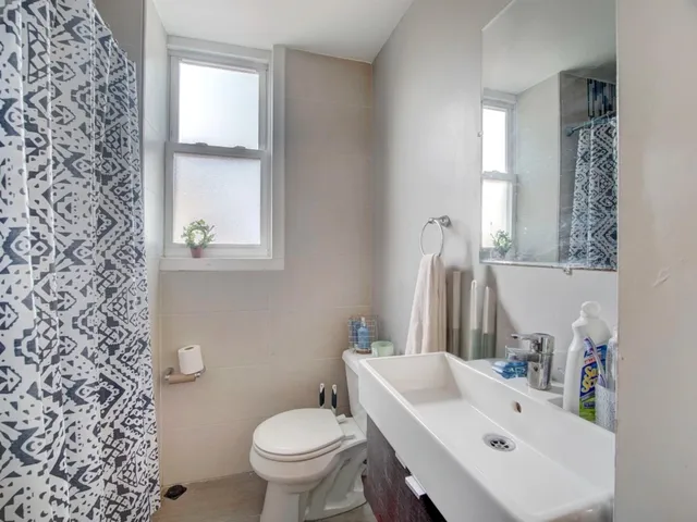 a view of a livingroom and dining room