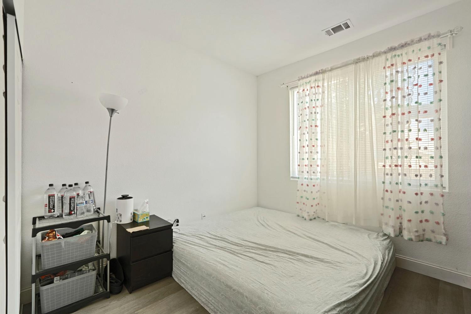 5447 Benttree Way Antioch, CA 94531 - Photo 44 of 55 a bedroom with a bed and a window