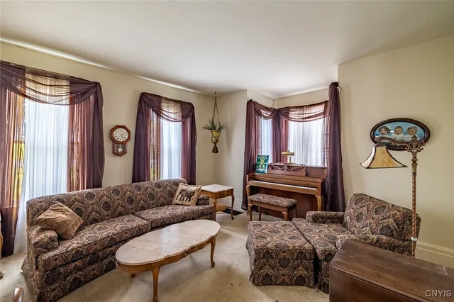 $264,900 | 21 Hillside Avenue, New Hartford, NY 13413