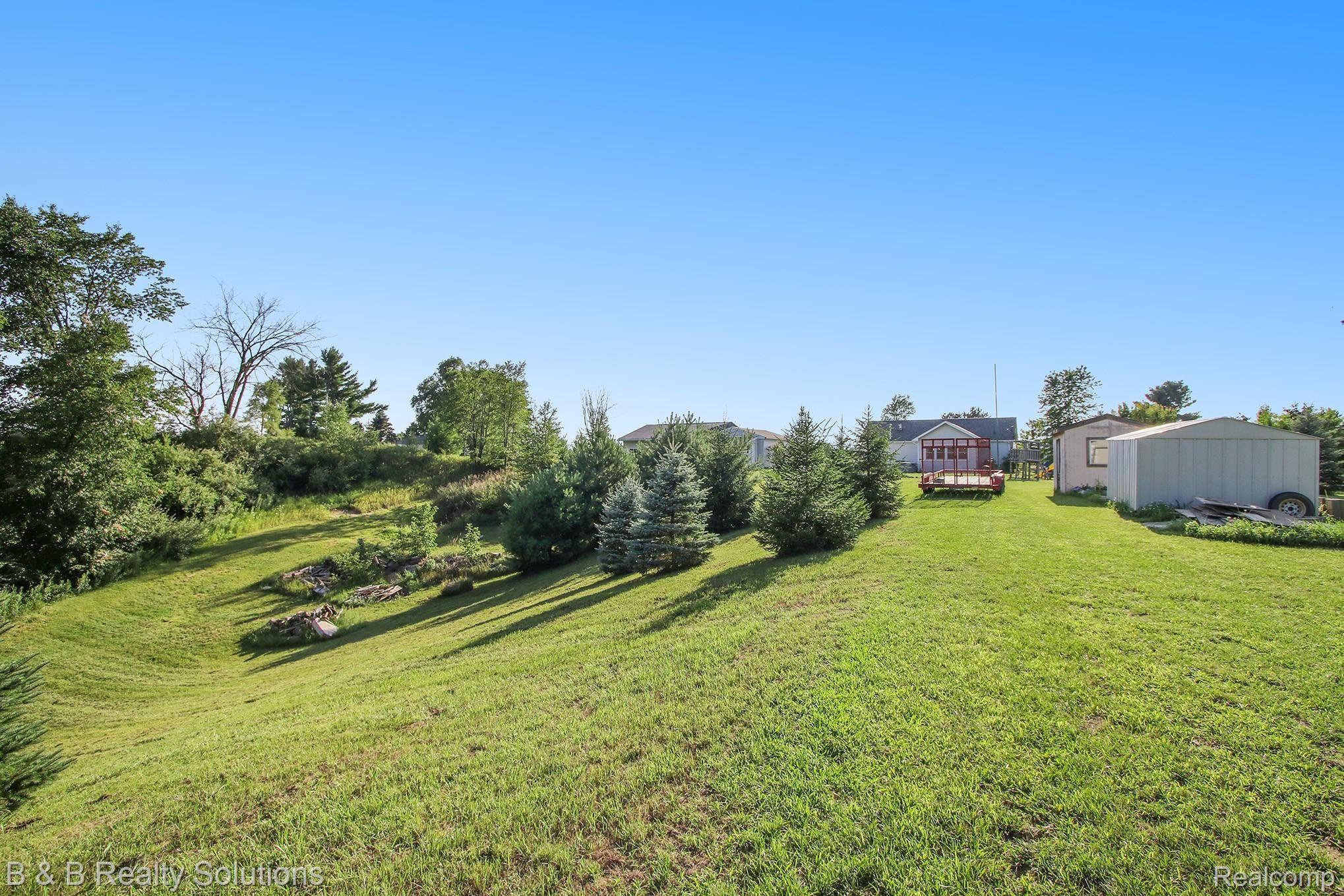 4874 Jones Road North Branch, MI 48461 - Photo 9 of 26 09 Exterior.jpg