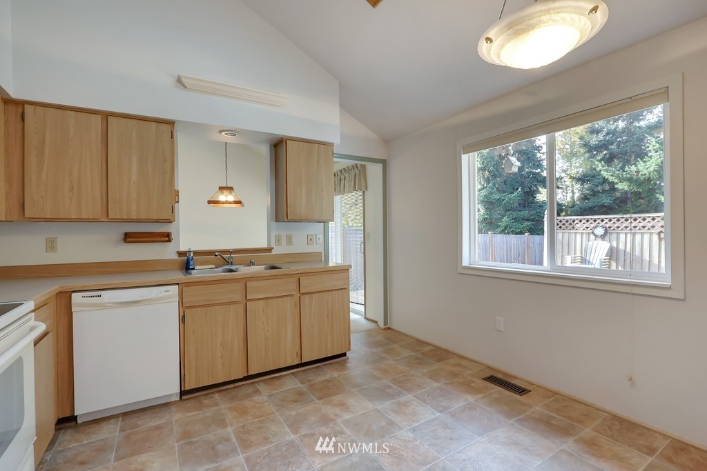 2513 Mill Avenue South Renton, WA 98055 - Photo 8 of 24 Gallery Image 8