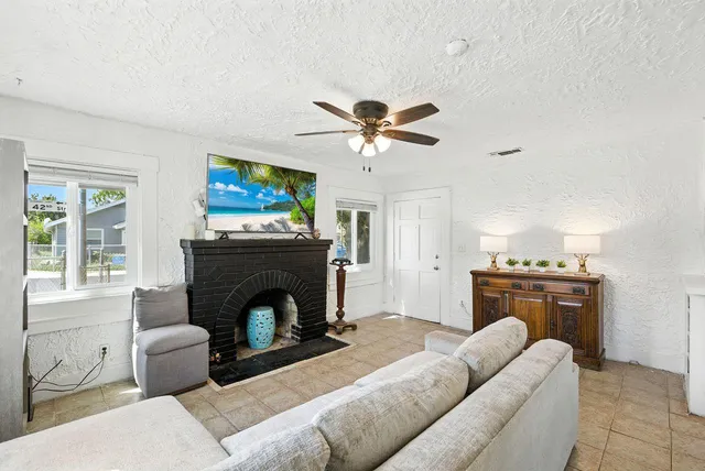 $330,000 | 4037 42nd Street, Sacramento, CA 95820