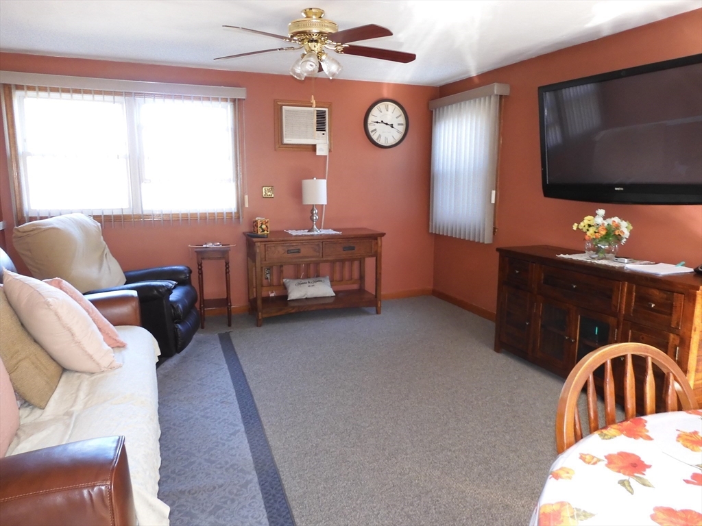 22 Derry Road Methuen, MA 01844 - Photo 5 of 38 Gallery Image 5