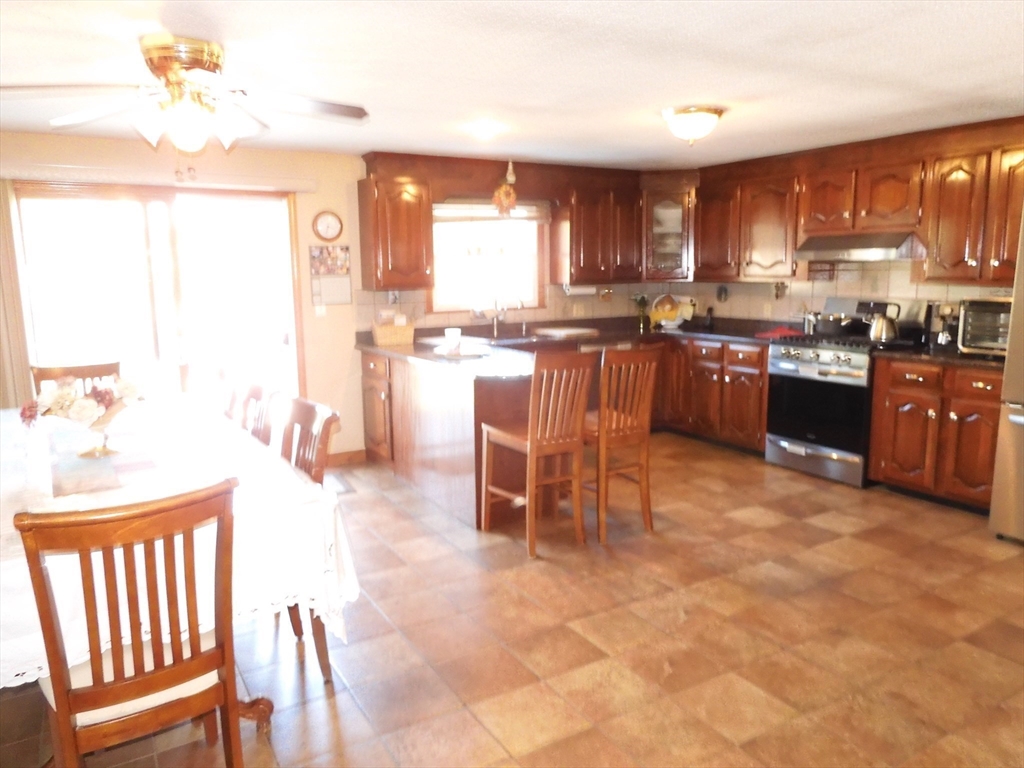 22 Derry Road Methuen, MA 01844 - Photo 10 of 38 Gallery Image 10