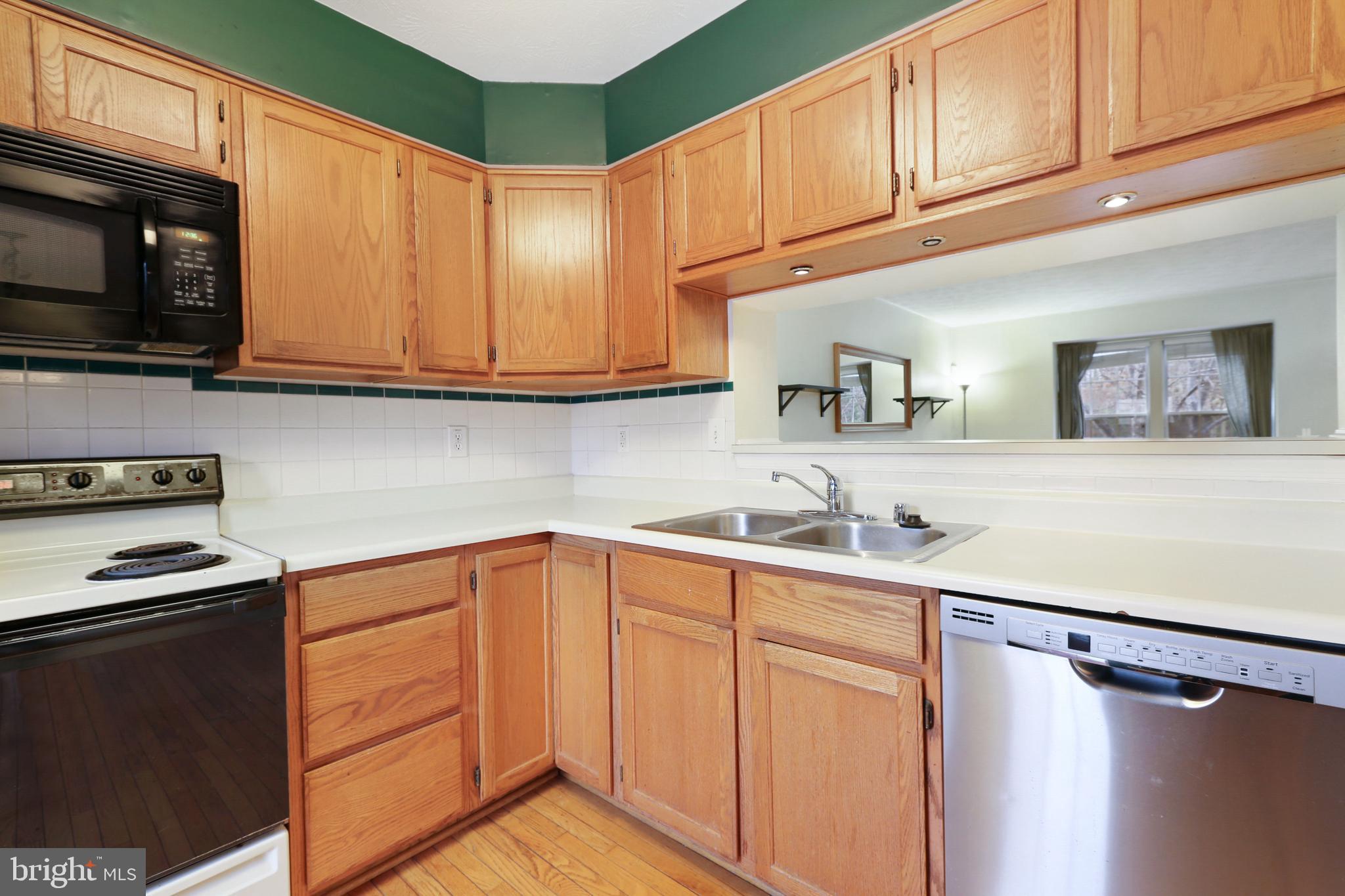 5306 Kelmscot Road Baltimore, MD 21237 - Photo 12 of 35 Kitchen