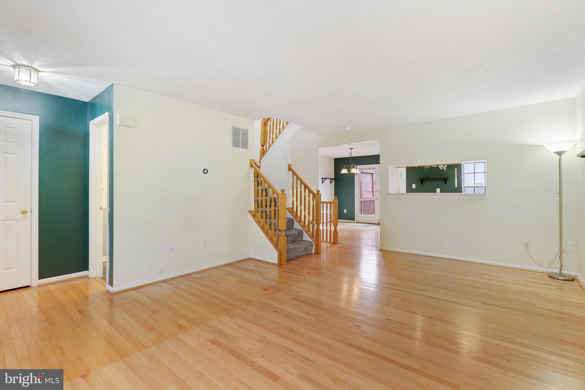 5306 Kelmscot Road Baltimore, MD 21237 - Photo 5 of 35 Living & Dining Room
