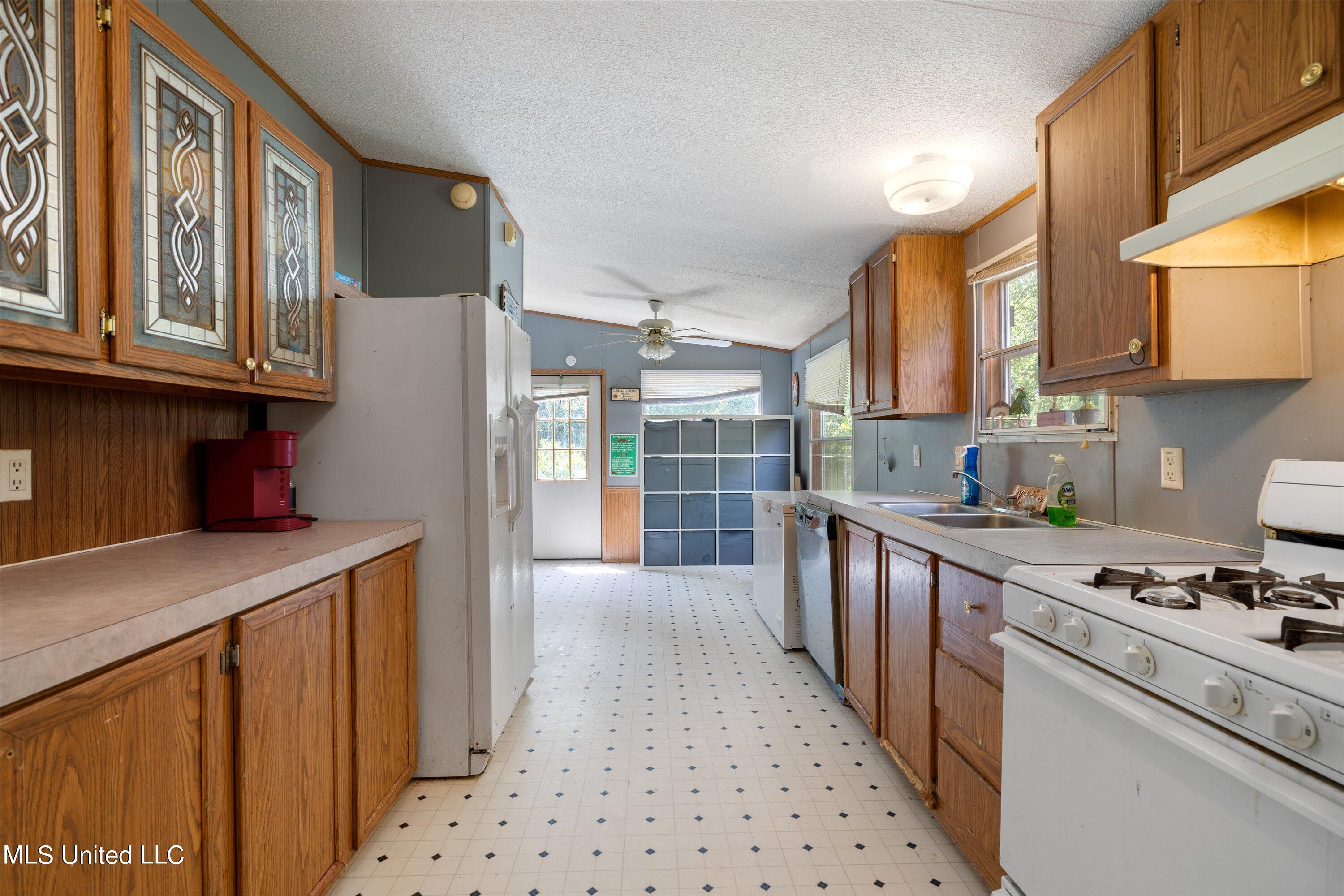 260 Leewood Road Holly Springs, MS 38635 - Photo 10 of 22 13-DSC2940