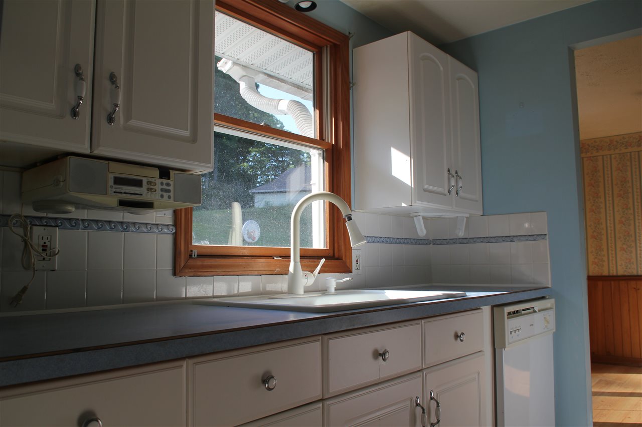 8443 South Maple City Road Maple City, MI 49664 - Photo 15 of 21 1849540-14.JPG