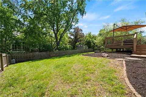 $470,000 | 9413 Hall Drive, Lenexa, KS 66219