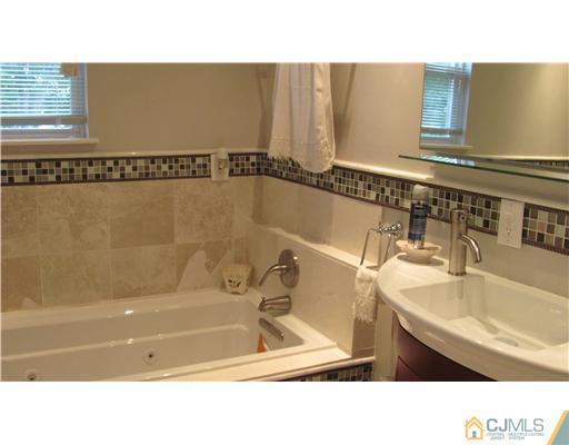 1020 New Durham Road Edison, NJ 08817 - Photo 7 of 14