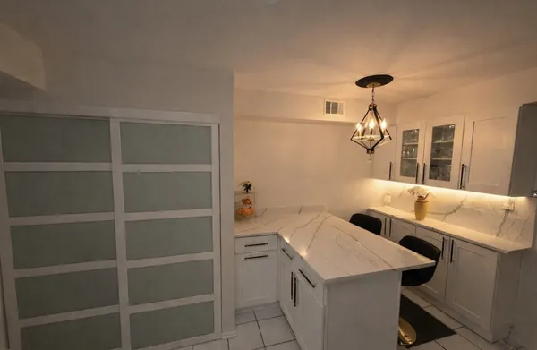 $345,000 | 225 Lake Boulevard, Unit 517, Buffalo Grove, IL 60089