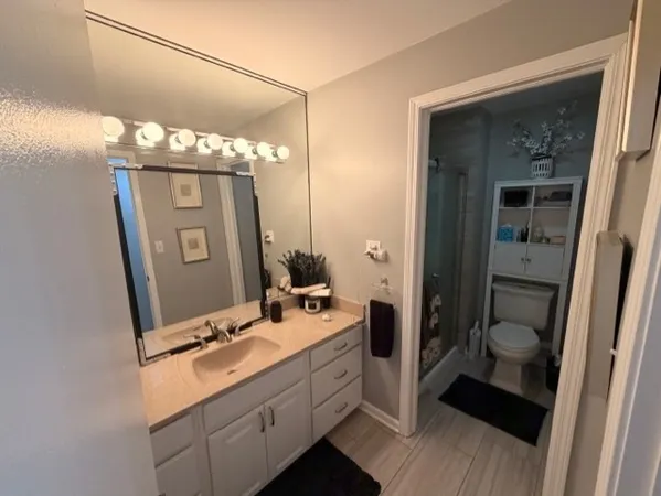 $345,000 | 225 Lake Boulevard, Unit 517, Buffalo Grove, IL 60089
