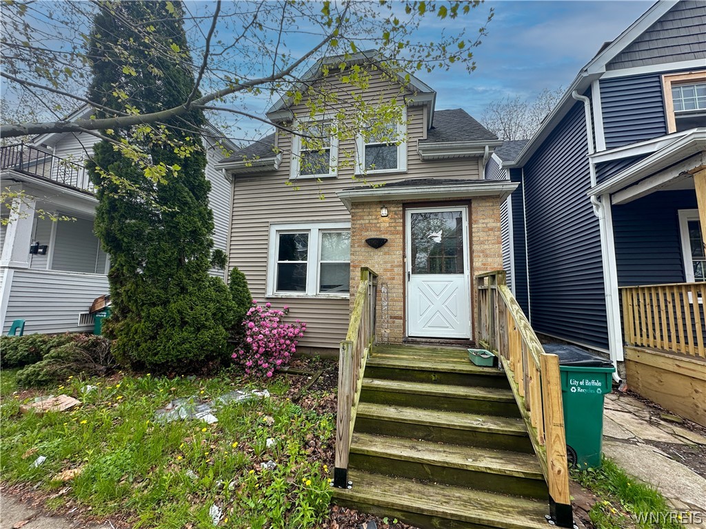 32 Custer Street Buffalo, NY 14214 - Photo 2 of 17