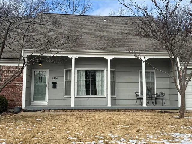 $450,000 | 8816 West 106th Street, Overland Park, KS 66212