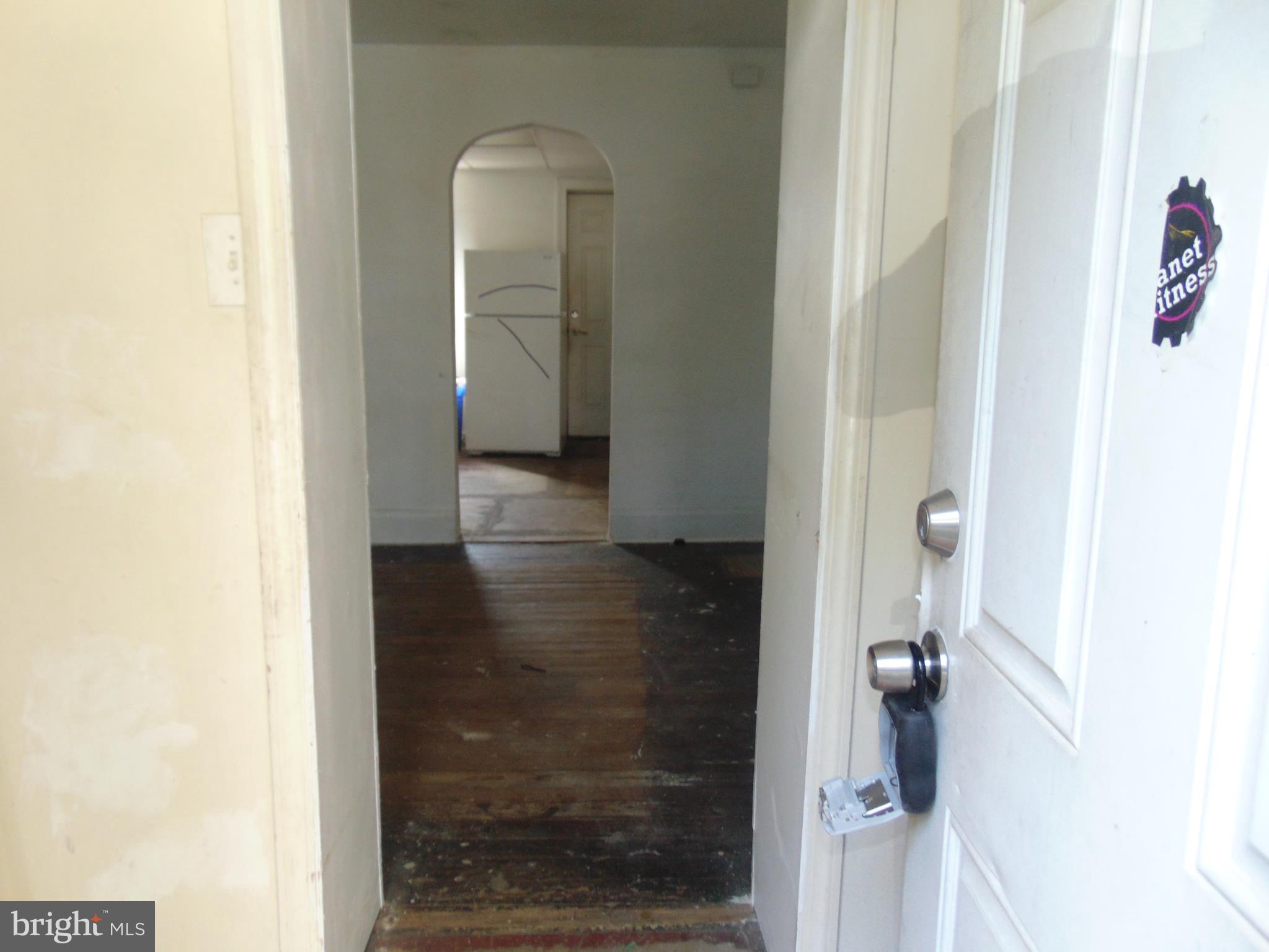 1076 South Common Road Camden, NJ 08104 - Photo 4 of 10