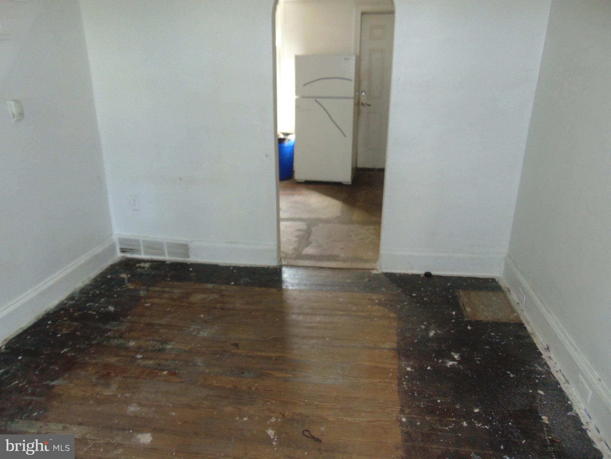 1076 South Common Road Camden, NJ 08104 - Photo 5 of 10