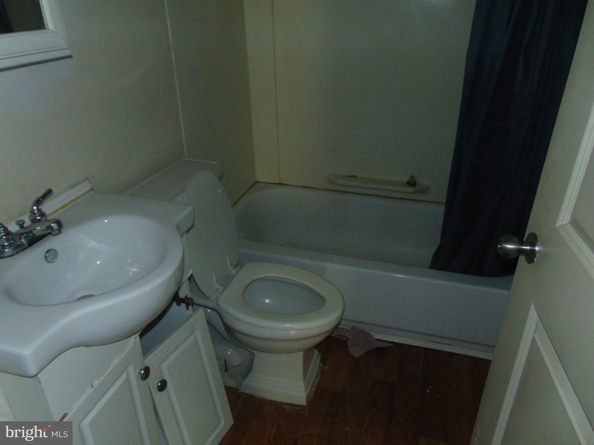 1076 South Common Road Camden, NJ 08104 - Photo 7 of 10