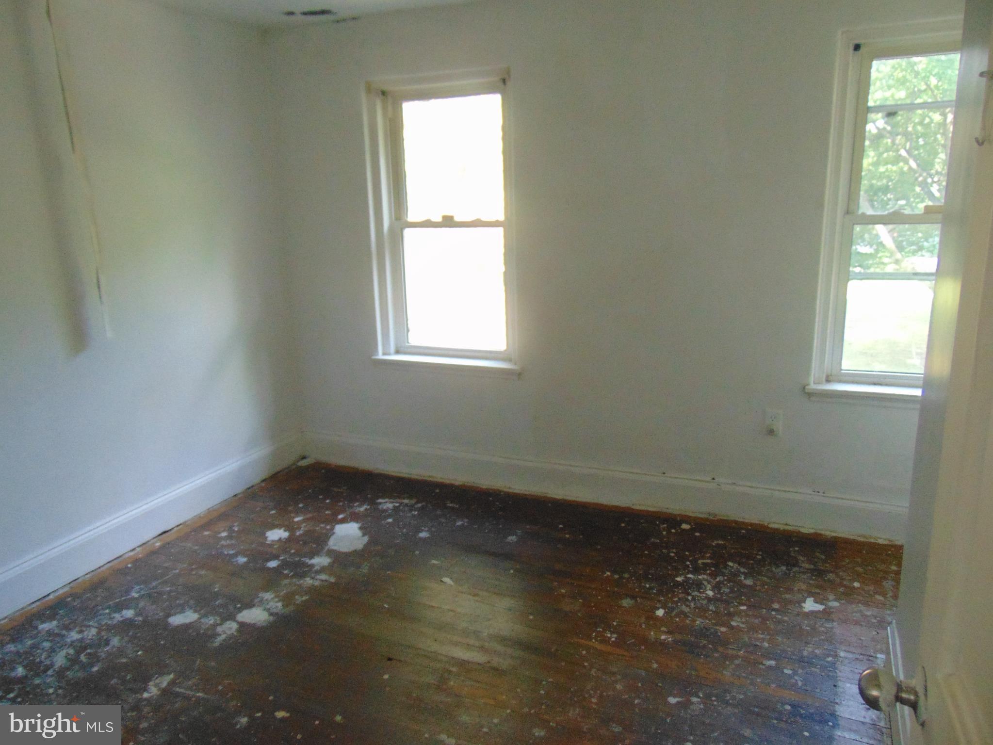 1076 South Common Road Camden, NJ 08104 - Photo 8 of 10