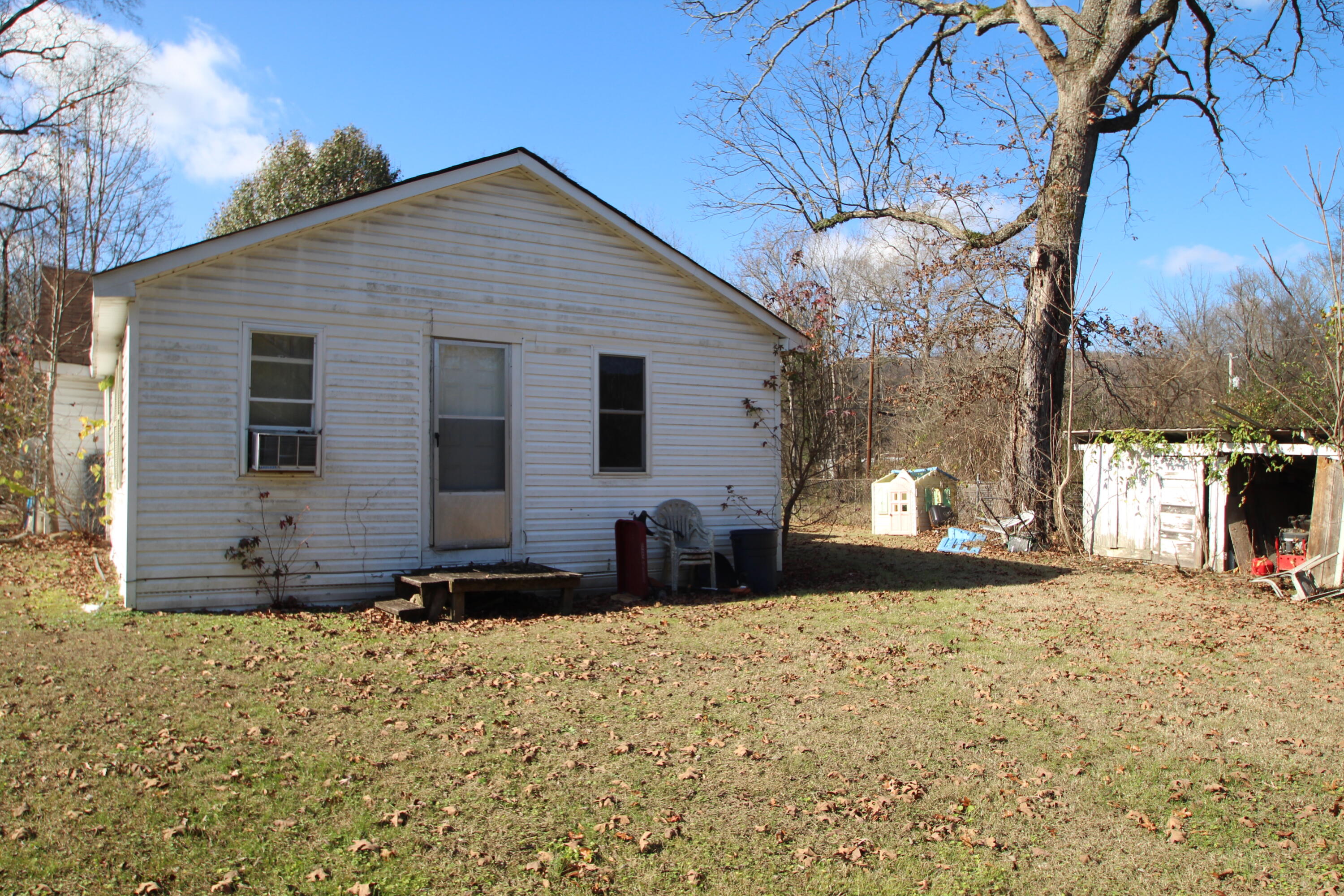 486 Back Valley Road Dayton, TN 37321 - Photo 4 of 17 IMG_2197