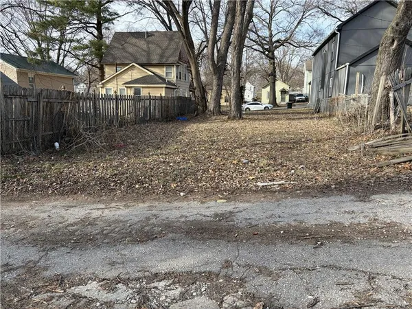 $8,000 | 317 Pottawatomie Street, Leavenworth, KS 66048