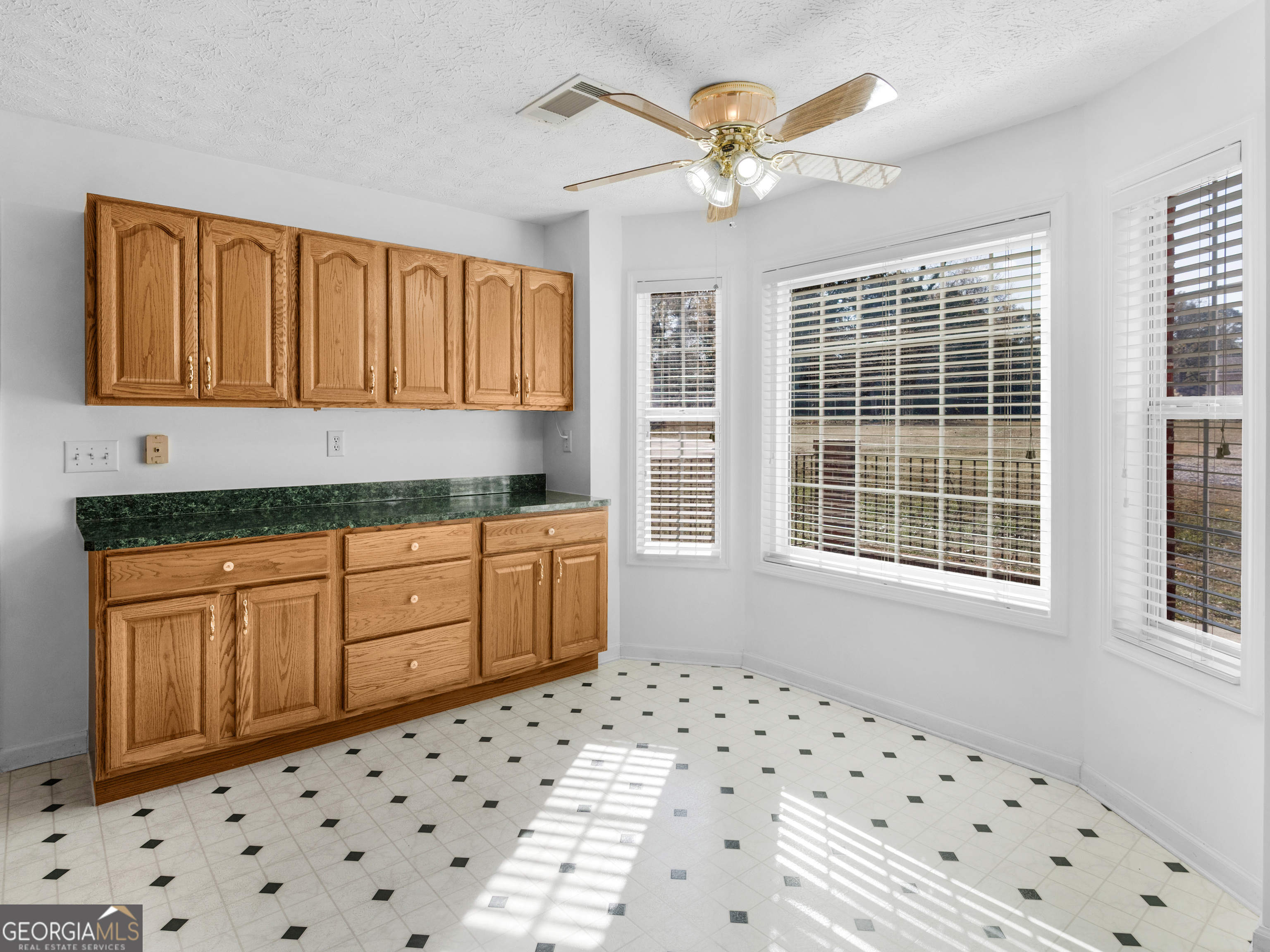 236 Airport Road Griffin, GA 30224 - Photo 16 of 63