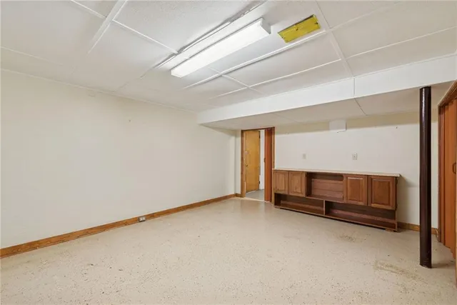 a view of room with air conditioner and window