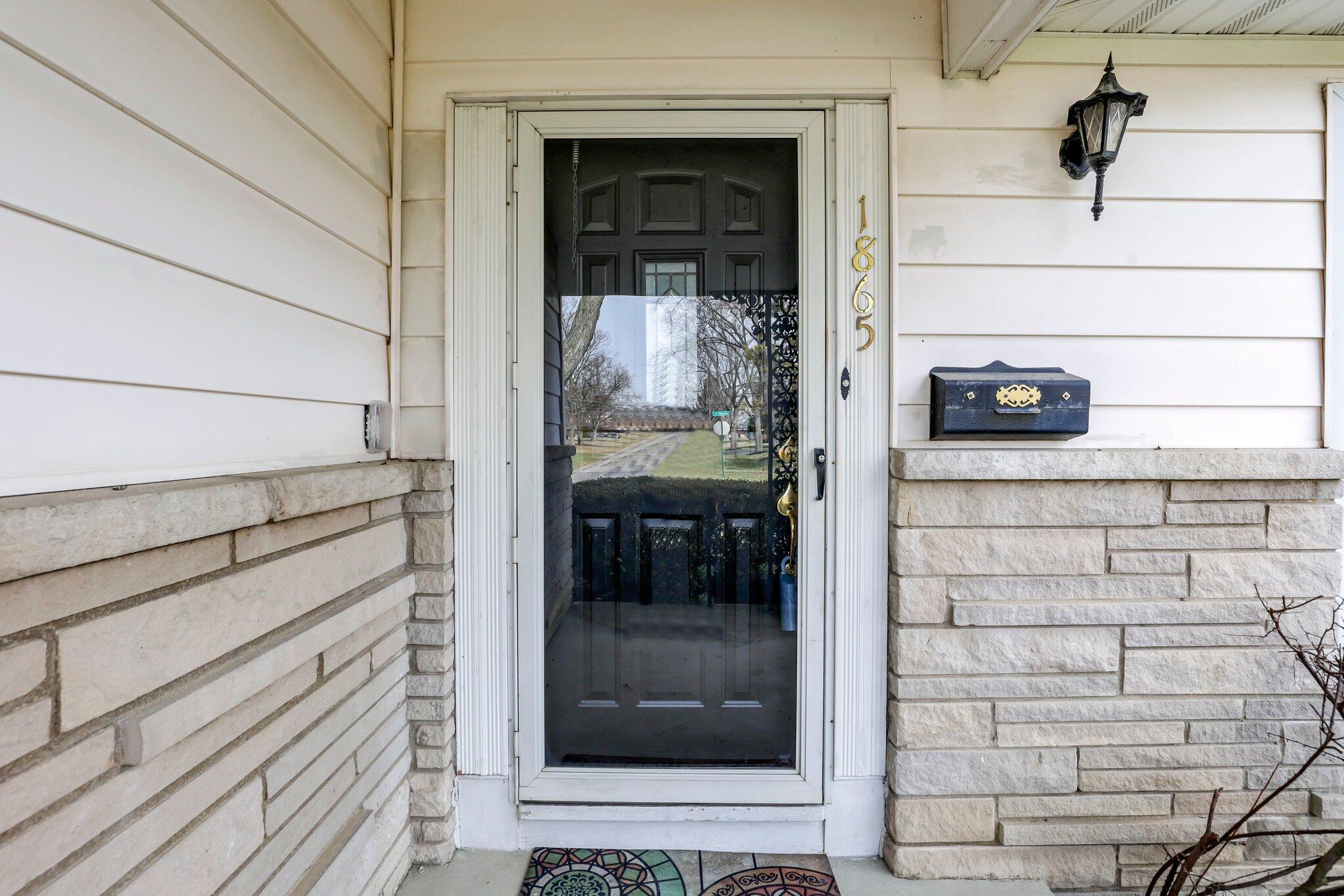 1865 Inchcliff Road Upper Arlington, OH 43221 - Photo 7 of 44 Welcome!