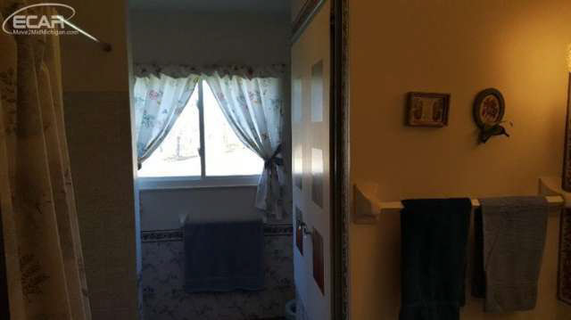 9491 Coldwater Road Flushing, MI 48433 - Photo 20 of 20 20450874-19.JPG