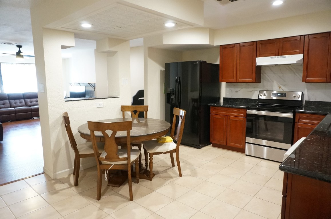 9901 Sharpcrest Street, Unit 8 Houston, TX 77036 - Photo 7 of 24