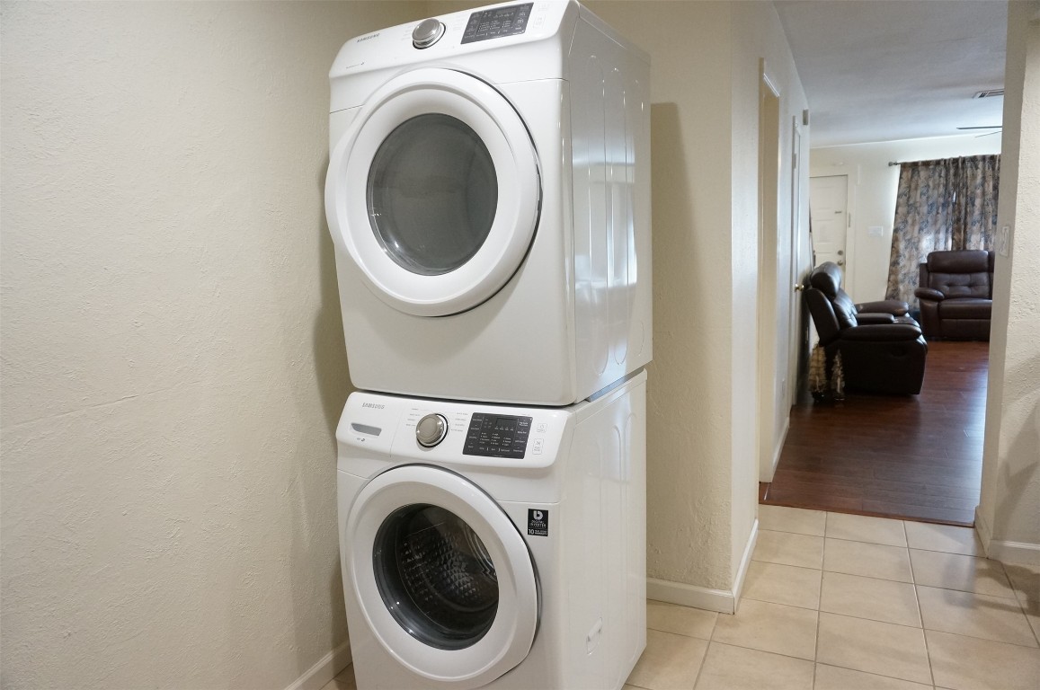 9901 Sharpcrest Street, Unit 8 Houston, TX 77036 - Photo 8 of 24