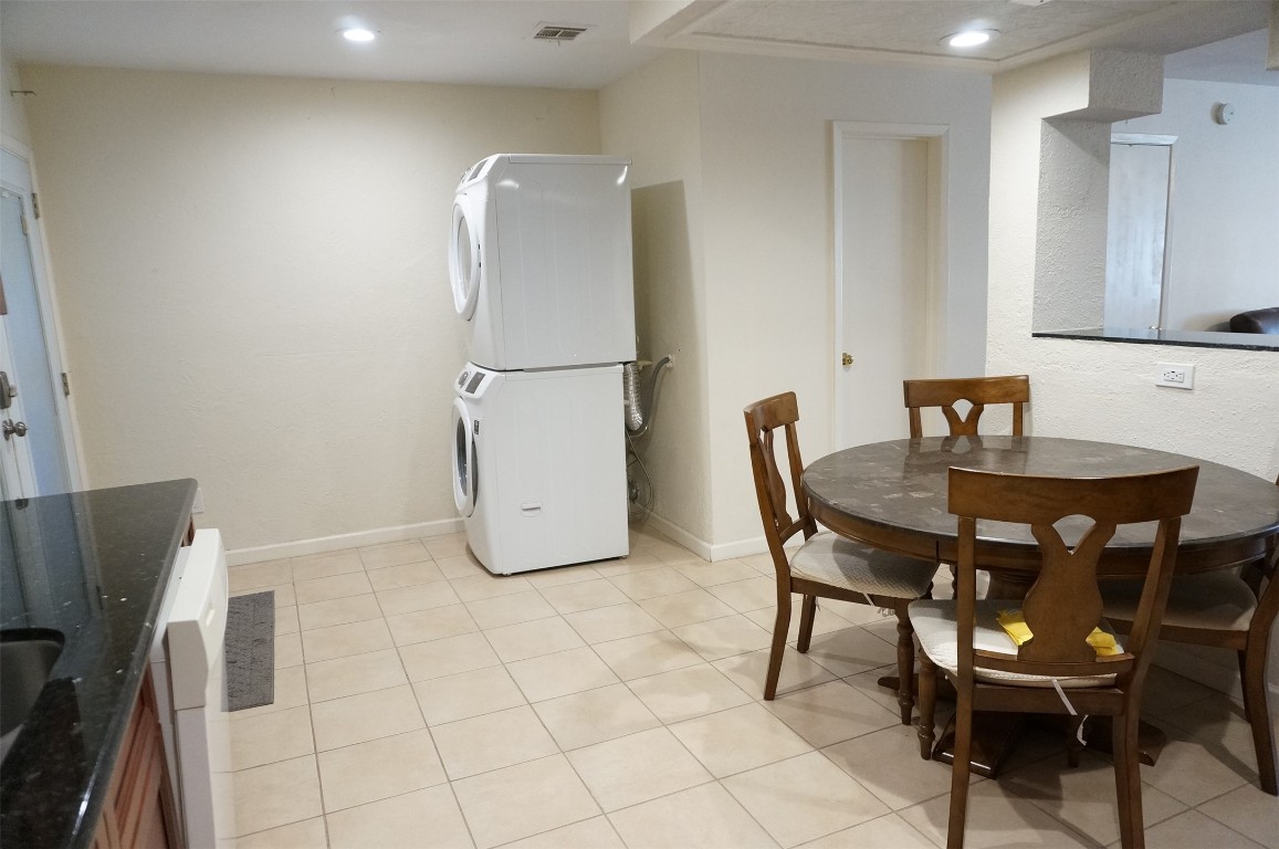 9901 Sharpcrest Street, Unit 8 Houston, TX 77036 - Photo 9 of 24