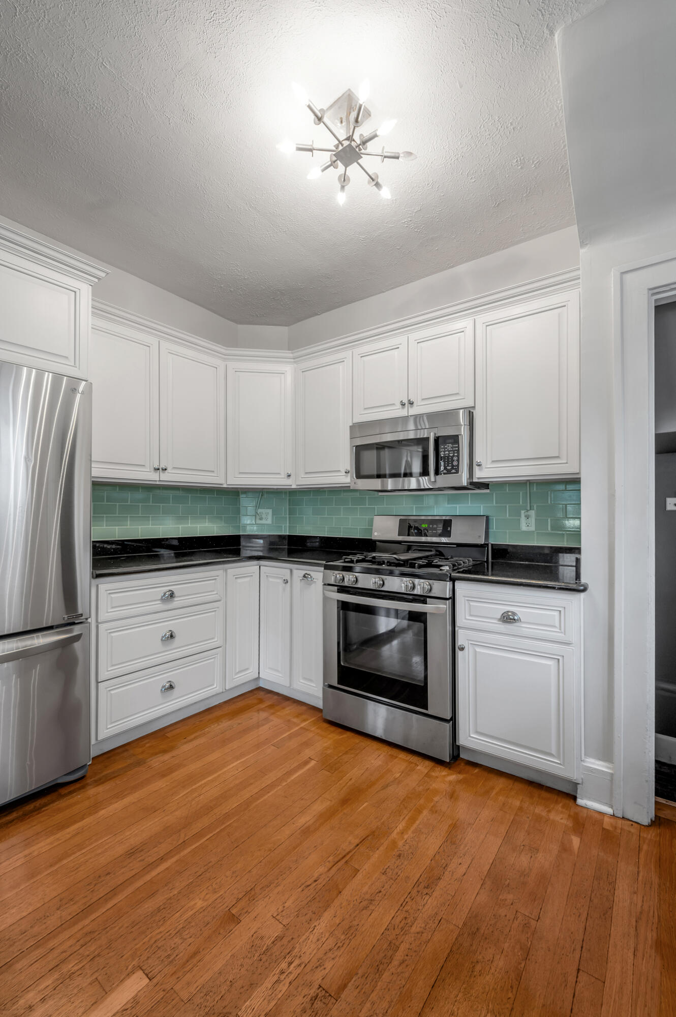 338 Dudley Road Lexington, KY 40502 - Photo 22 of 59 Kitchen
