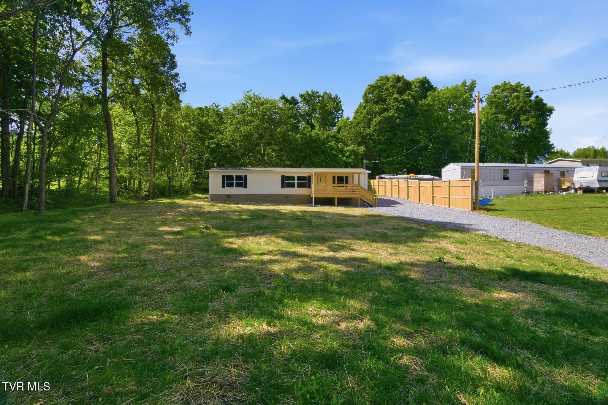 1030 Fishpond Road Chuckey, TN 37641 - Photo 2 of 30 1-web-or-mls-DZ3A9737