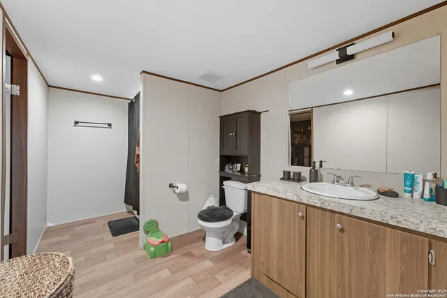 $360,000 | 2469 County Road 124, Floresville, TX 78114