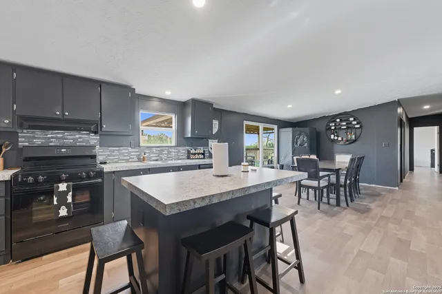 $360,000 | 2469 County Road 124, Floresville, TX 78114