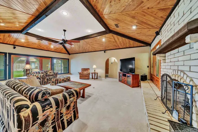 a kitchen that has a lot of cabinets in it