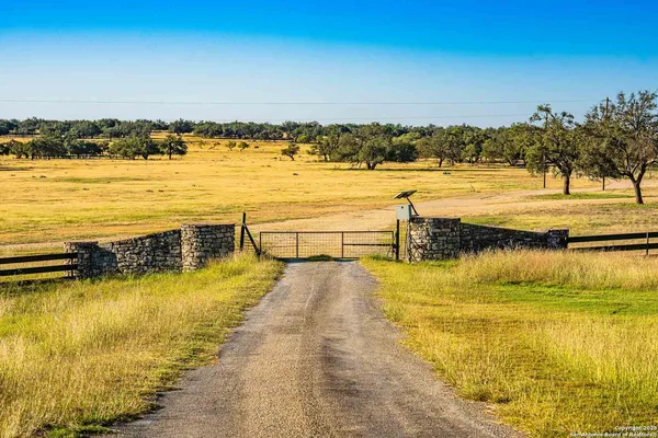 $28,950,000 | 8300 Scr 314, Rocksprings, TX 78880