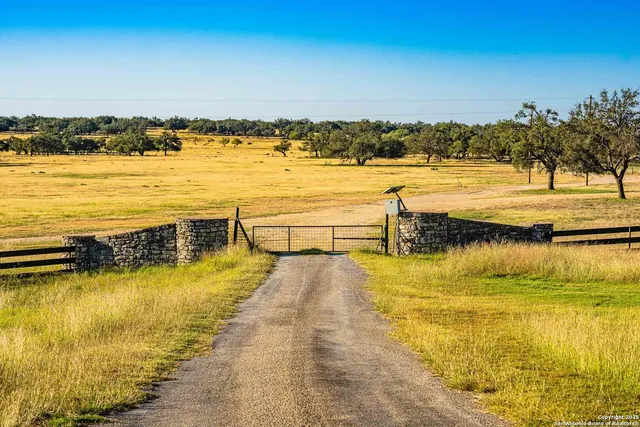 $28,950,000 | 8300 Scr 314, Rocksprings, TX 78880