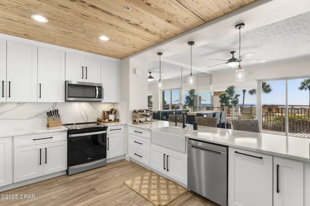 $1,249,900 | 7115 Thomas Drive, Unit 104, Panama City, FL 32408